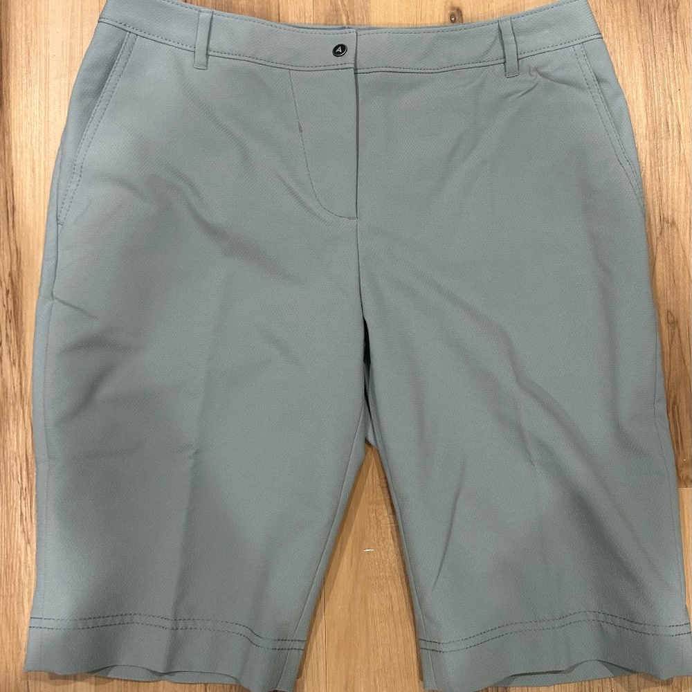 Ladies Grey Golf Shorts by Annika, Size 8.